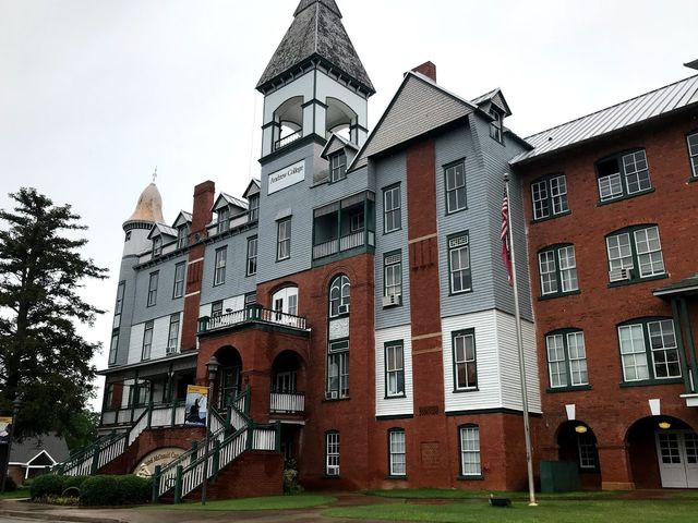 Photo of Andrew College