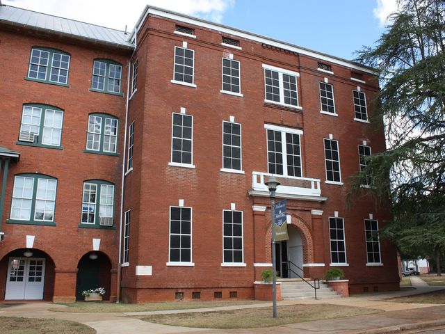 Photo of Andrew College