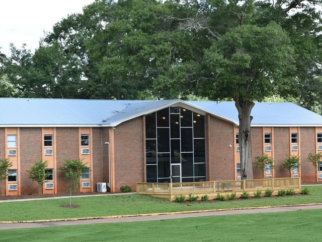 Photo of Andrew College