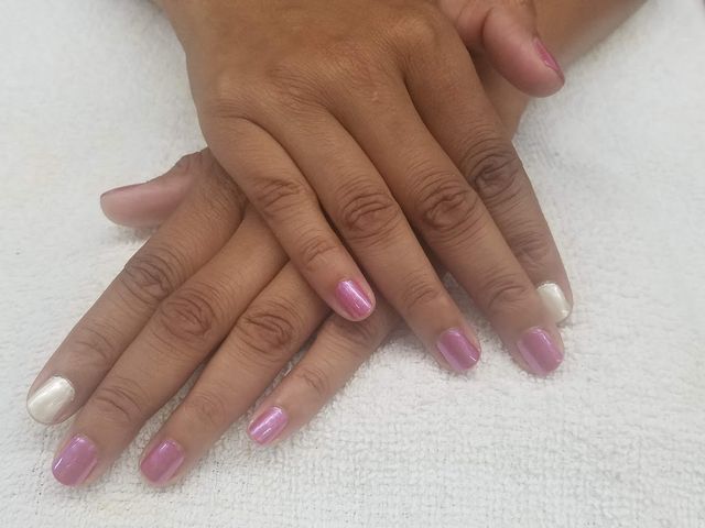 Photo of Arnolds Beauty School