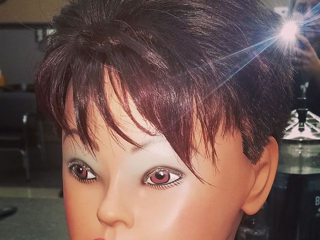 Photo of Arnolds Beauty School