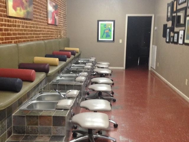 Photo of Arnolds Beauty School