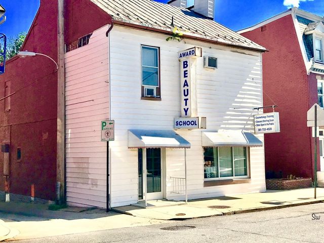 Photo of Award Beauty School