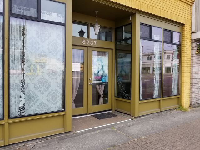 Photo of BJ's Beauty & Barber College