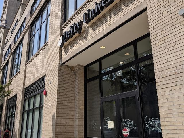 Photo of DeVry University-Illinois