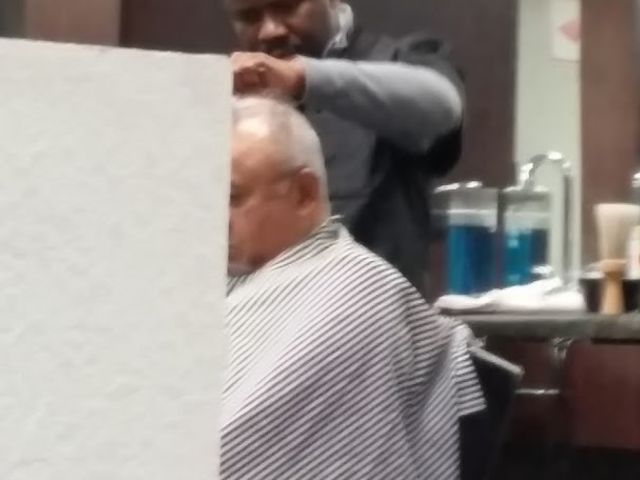 Photo of Deluxe Barber College
