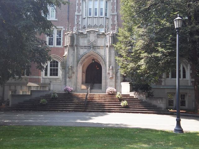 Photo of Emmanuel College