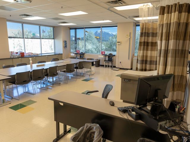 Photo of Eagle Gate College-Murray