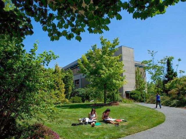 Photo of Edmonds Community College