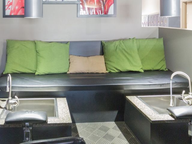 Photo of House of Heavilin Beauty College-Blue Springs