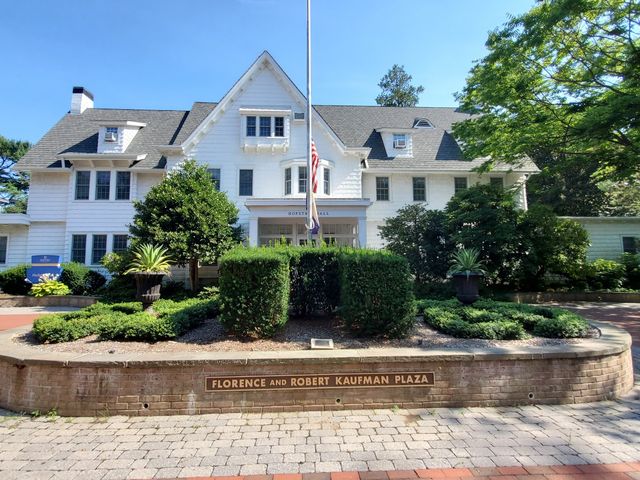 Photo of Hofstra University