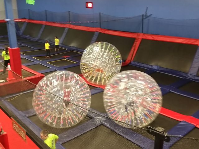 Helium trampoline park outlet new berlin