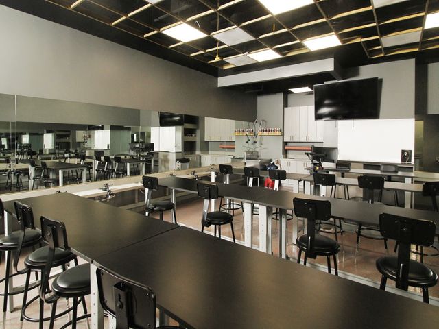 Photo of L Makeup Institute