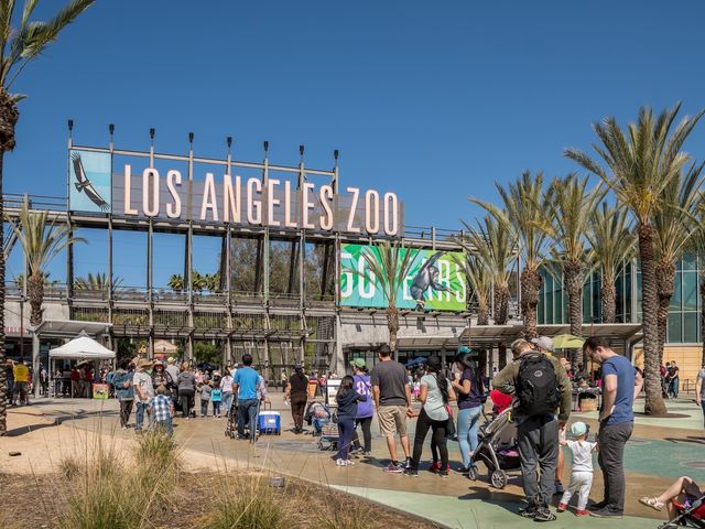 los angeles zoo membership booth