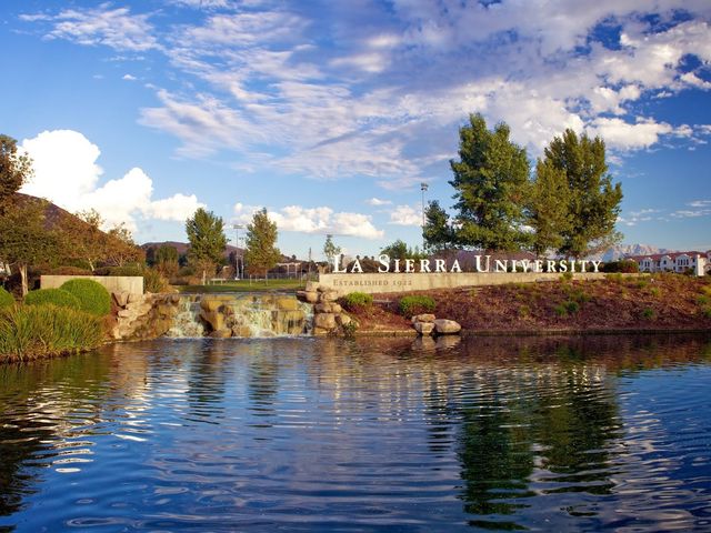Photo of La Sierra University