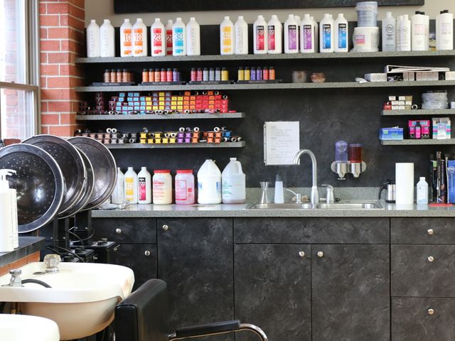 Photo of Leon Studio One School of Beauty Knowledge