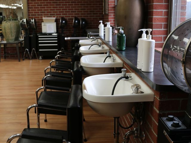 Photo of Leon Studio One School of Beauty Knowledge