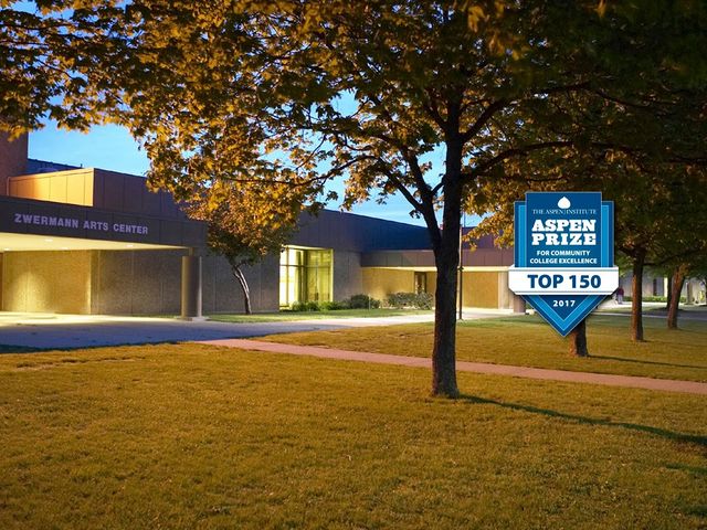 Photo of Lincoln Trail College