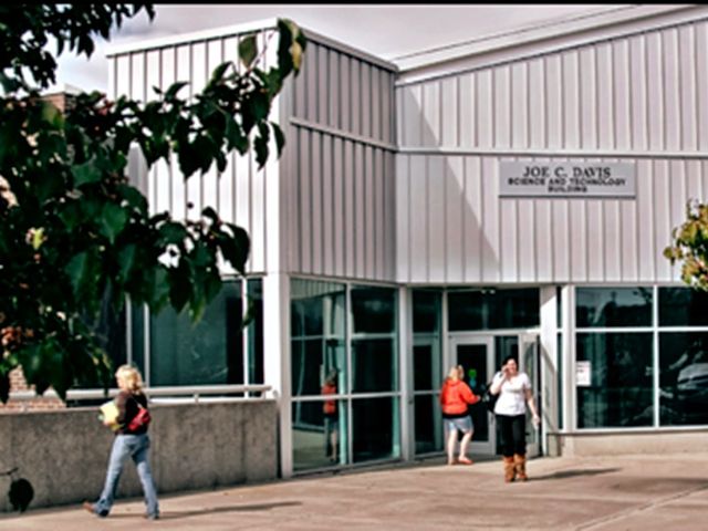 Photo of Madisonville Community College