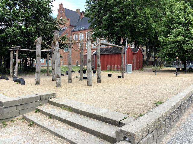 Photo of N.J. Fjordsgades Skole's gamle legeplads