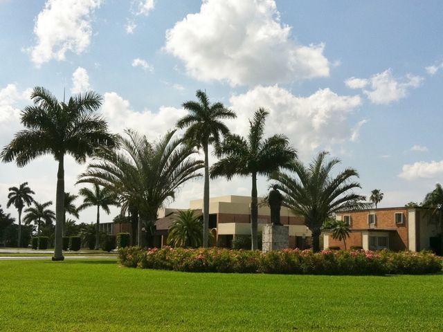 Photo of Saint John Vianney College Seminary