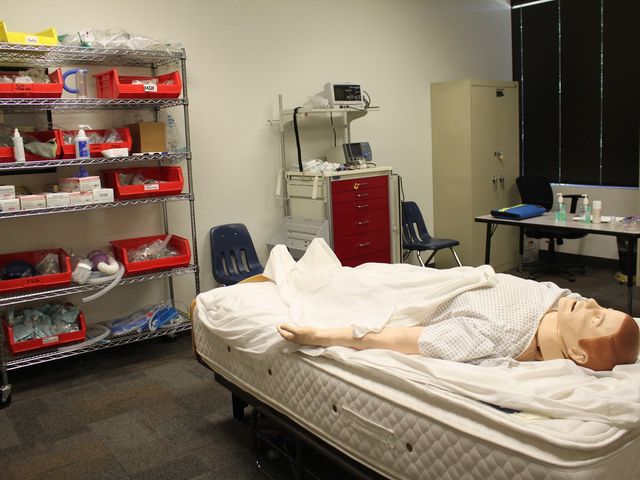 Photo of San Joaquin Valley College - Bakersfield