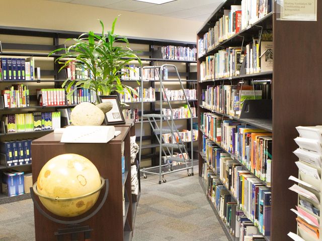 Photo of San Joaquin Valley College - Bakersfield