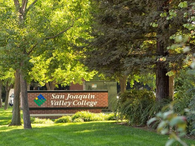 Photo of San Joaquin Valley College - Fresno