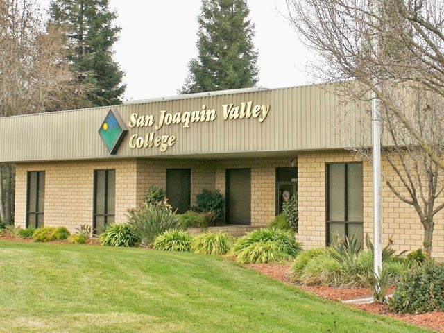 Photo of San Joaquin Valley College-Visalia