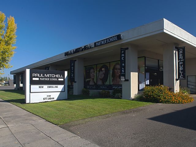 Photo of Paul Mitchell the School-Modesto