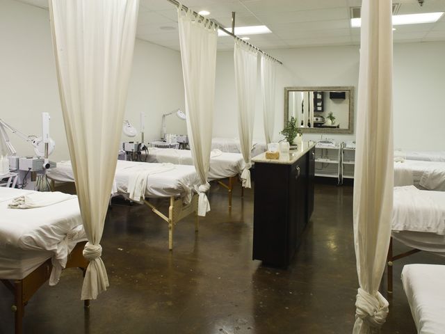 Photo of Paul Mitchell the School-Modesto