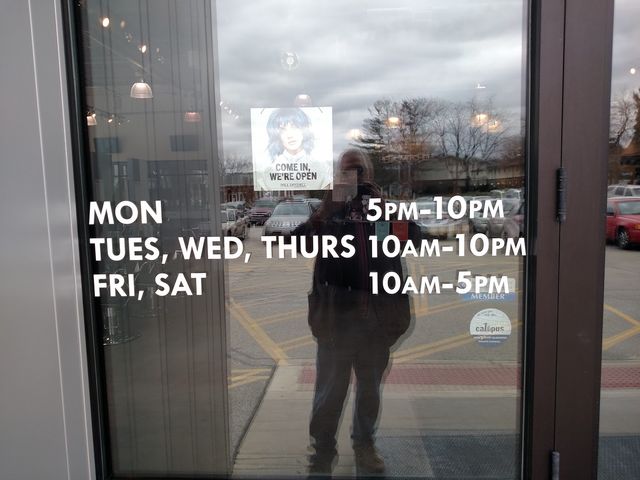 Photo of Paul Mitchell the School-Normal