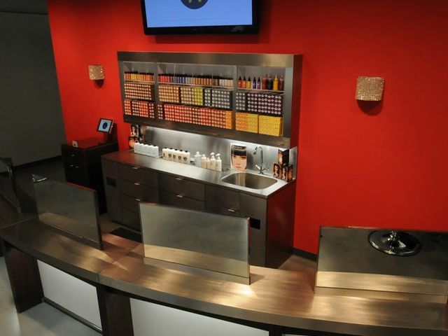 Photo of Paul Mitchell the School-Esani