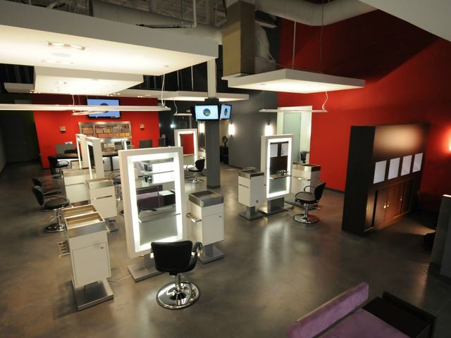 Photo of Paul Mitchell the School-Esani