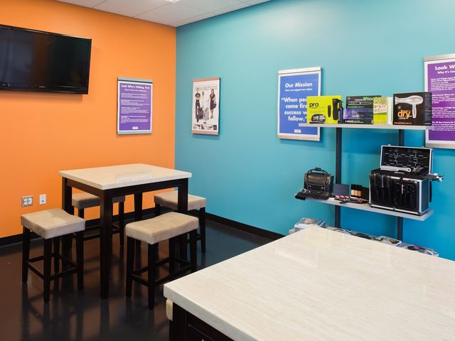 Photo of Paul Mitchell the School-Jessup