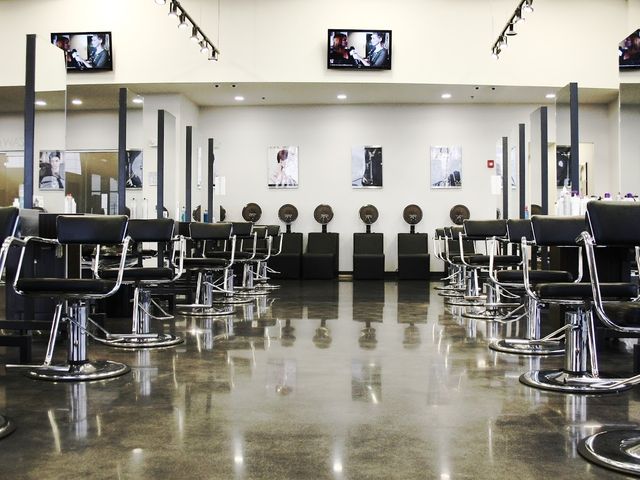 Photo of Paul Mitchell the School-Knoxville