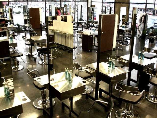 Photo of Paul Mitchell the School-Knoxville