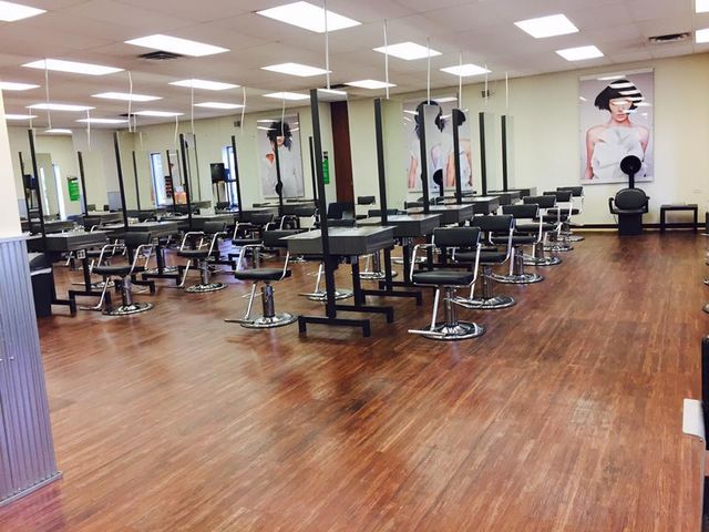 Photo of Paul Mitchell the School-Lansing