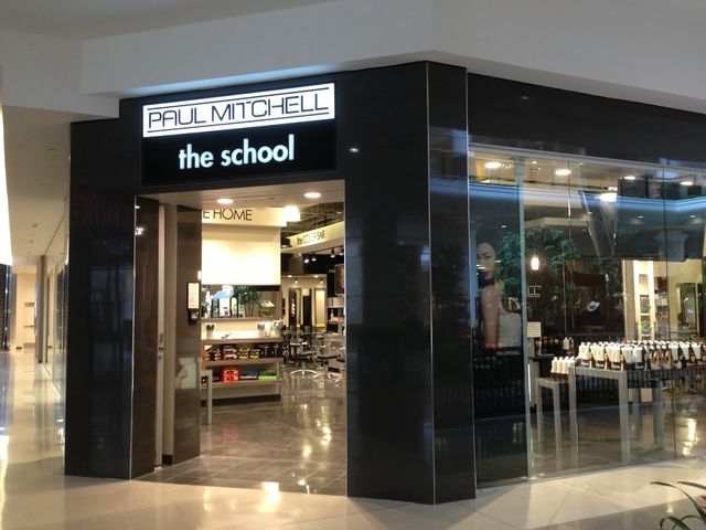 Photo of Paul Mitchell the School-Lombard