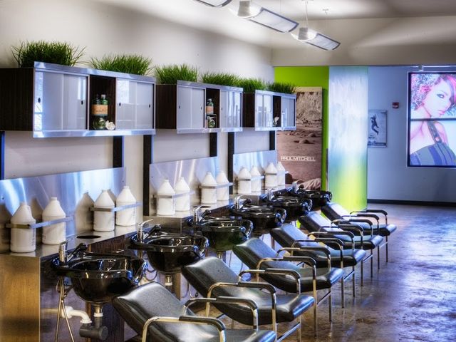 Photo of Paul Mitchell the School-St Louis
