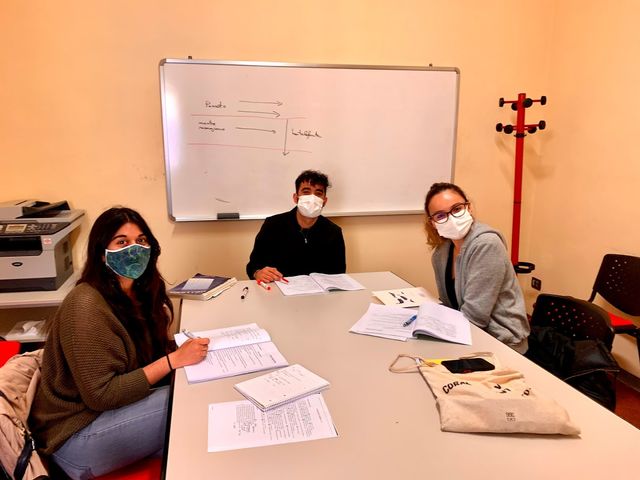 Photo of Parola. Italian Language School
