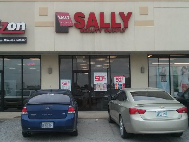 Photo of Pryor Beauty College