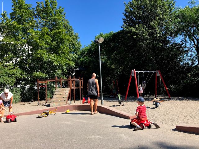 Photo of Bemandet legeplads i Ørstedsparken ved Nørre Farimagsgade