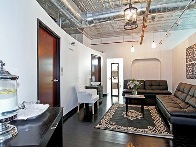 Photo of The University of Aesthetics & Cosmetology