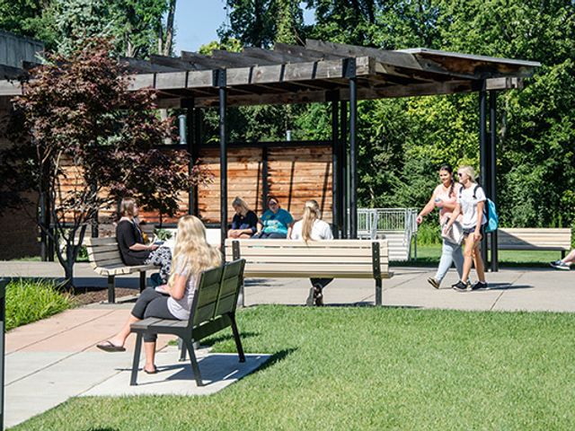 Photo of University of Cincinnati-Blue Ash College