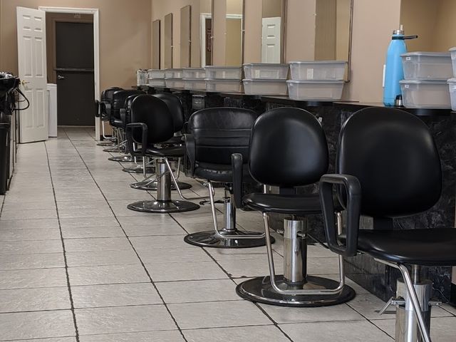 Photo of Vogue Beauty and Barber School